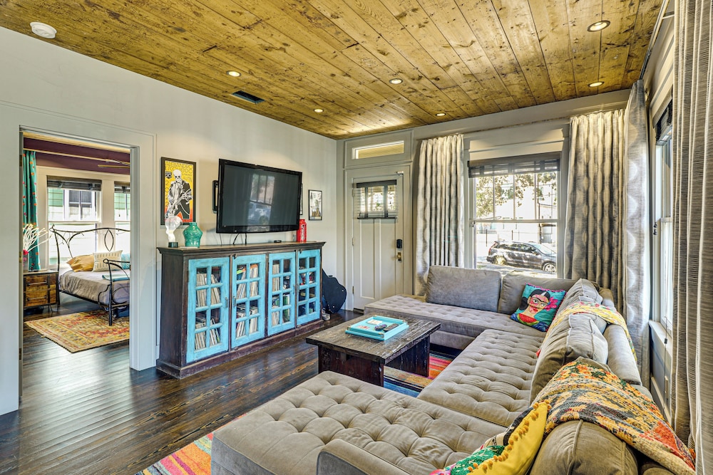 Walk to Soco: Home w/ Decks & City Views in Austin