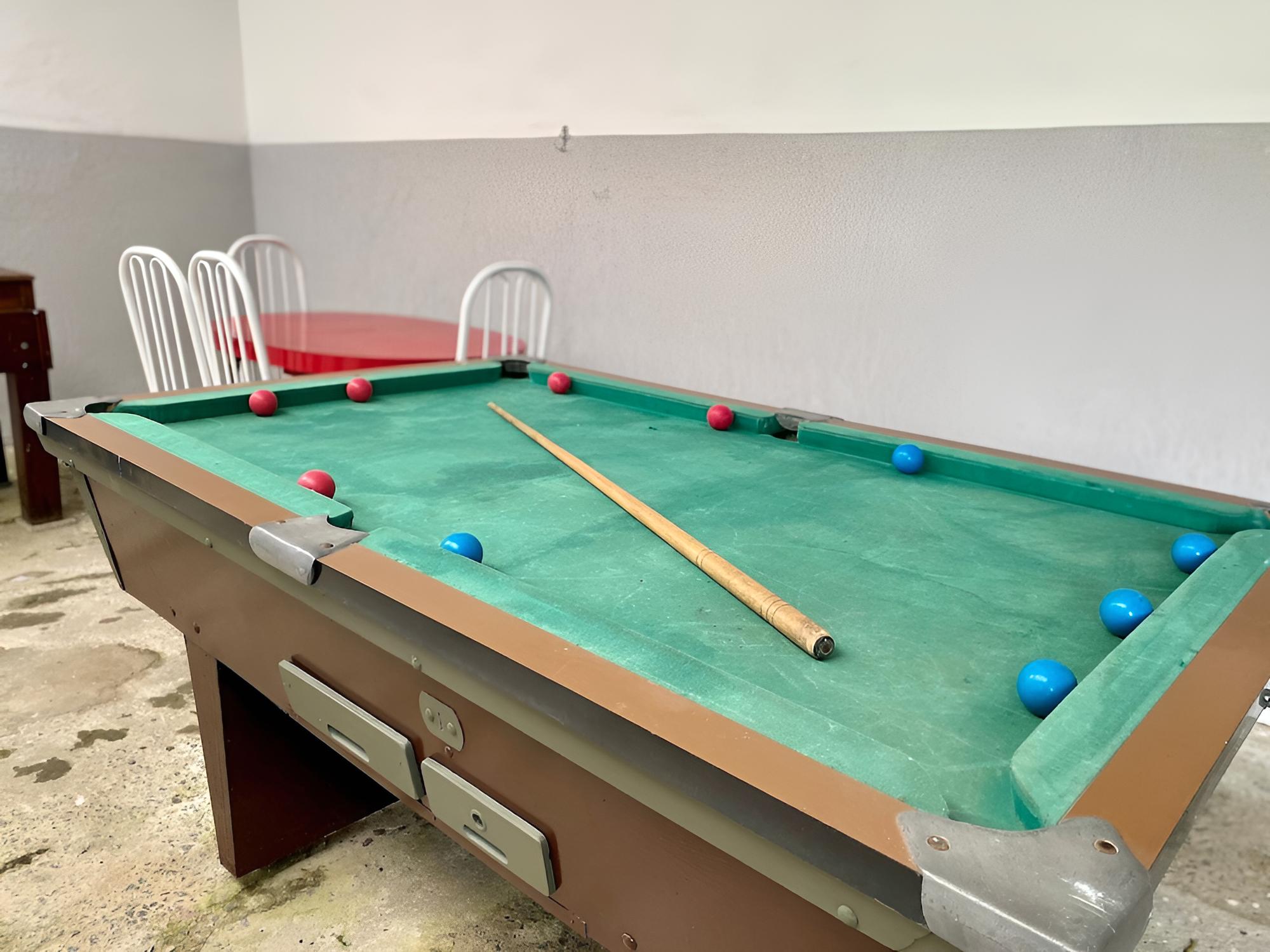 MON676 Casa ampla pimbolim e bilhar