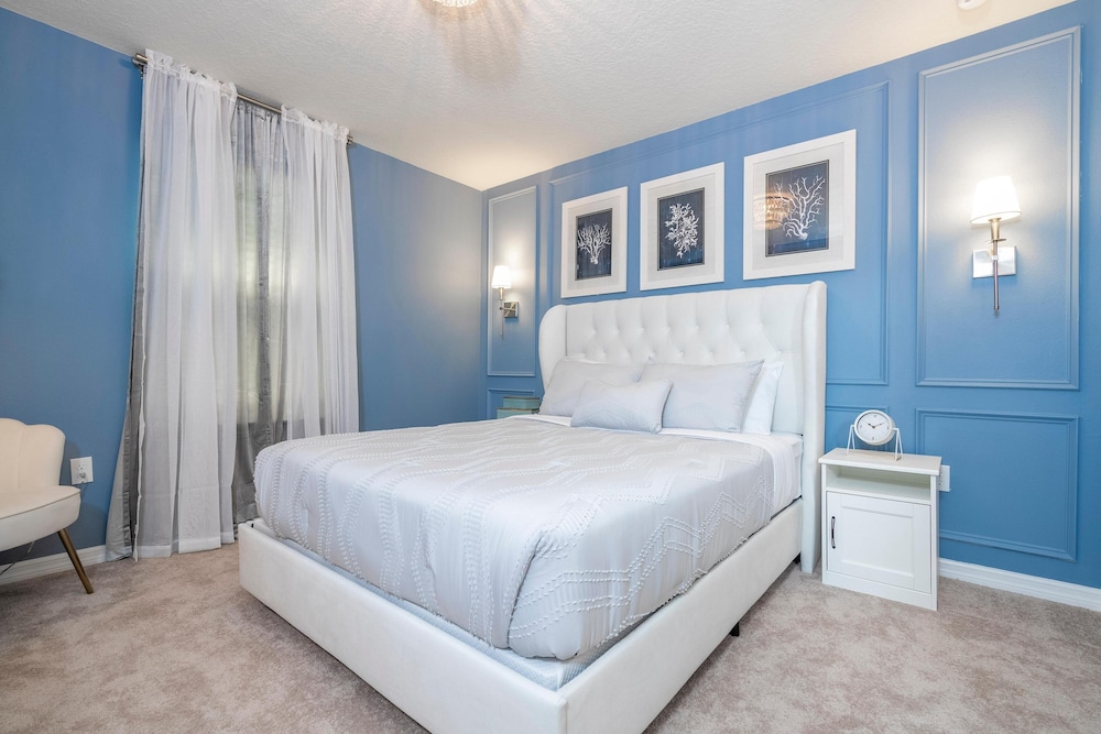 4446 KR - 7BR Luxury Villa Opulent Oasis