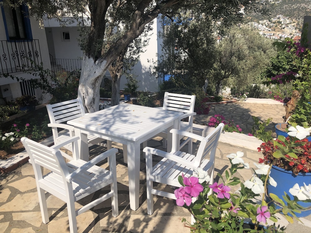 Lizo Hotel - Image 44