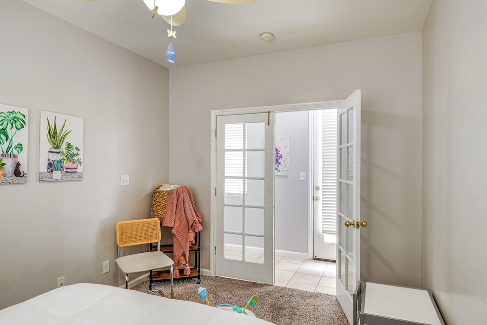 8 Mi to Beach Park: Bakersfield Gem w/ Yard!