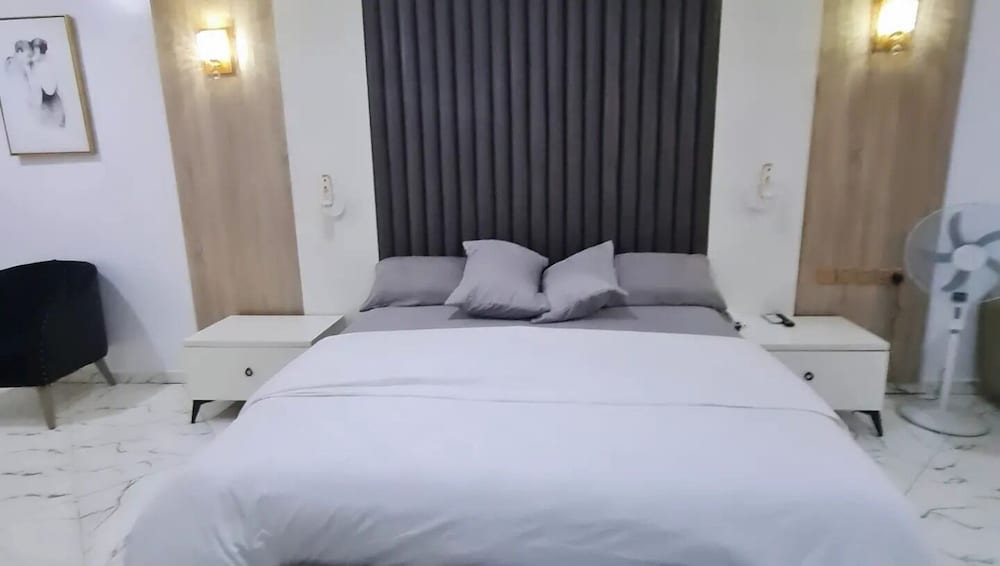 Supreme Apartments
