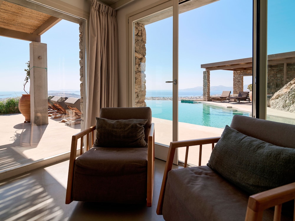 Kounoupas Complex by Mykonos Rocks