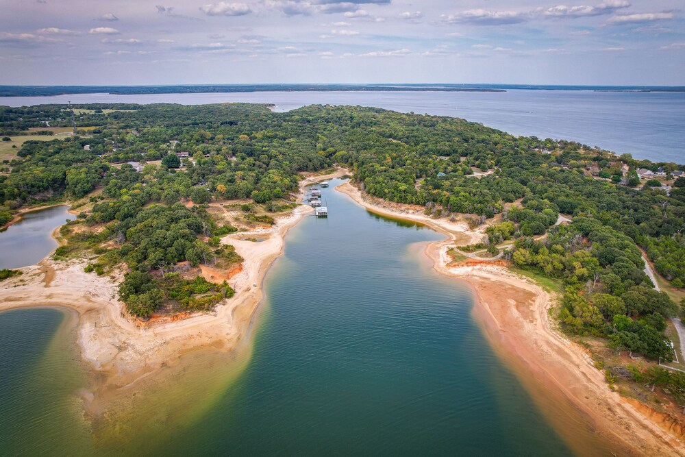 Lake Texoma Vacation Rental: 1 Mi to Boat Ramp! view 5