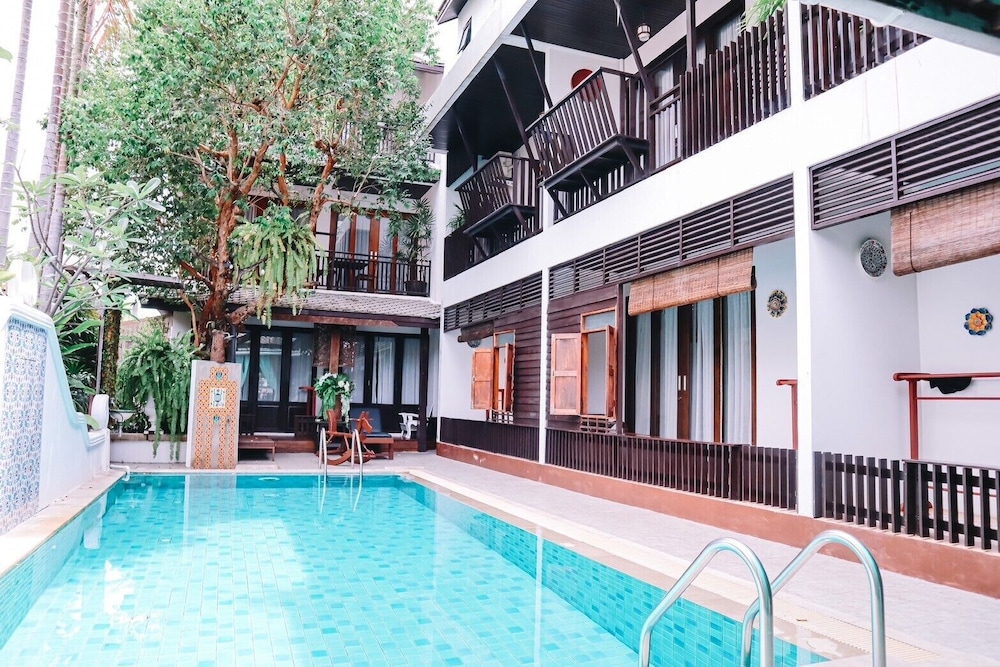 Hotel Baan Huen Phen - Image 1
