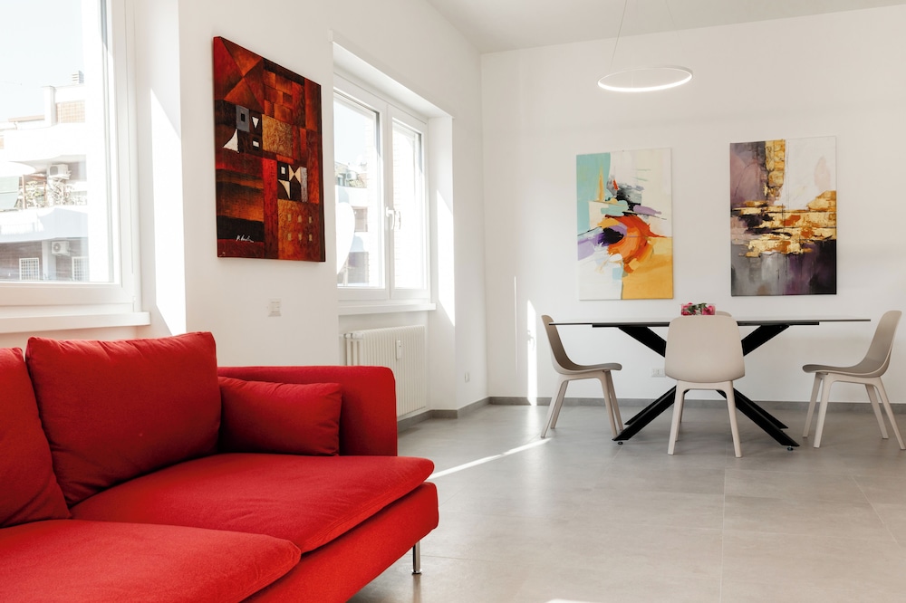 Domus Solis in Rome With 2 Bedrooms and 2 Bathrooms