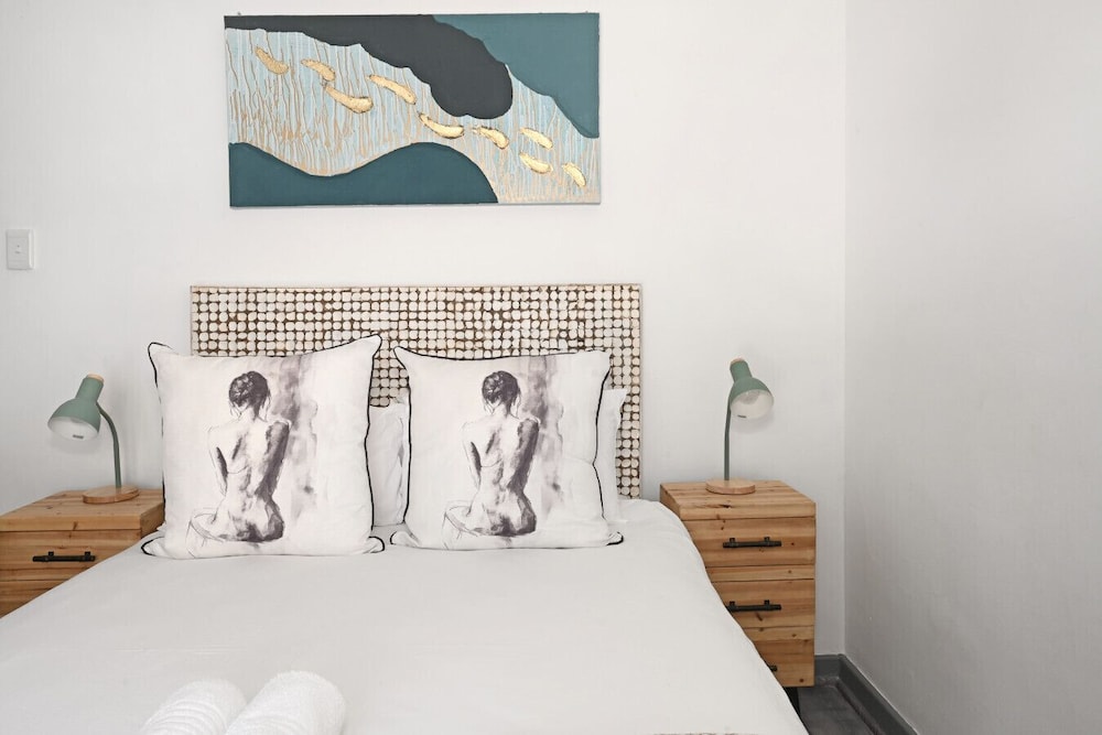 Two Bedroom Sea Point Secure House