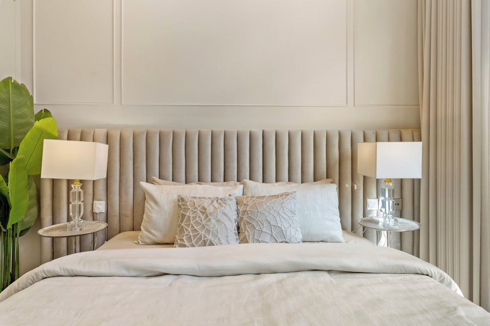 Brand New Stylish Unit near Circle Mall