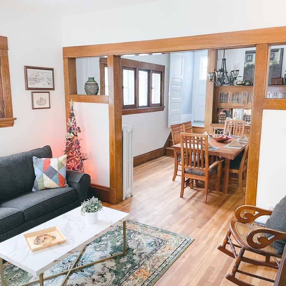 4BR 2BA Home in Charming St Paul - Sleeps 10