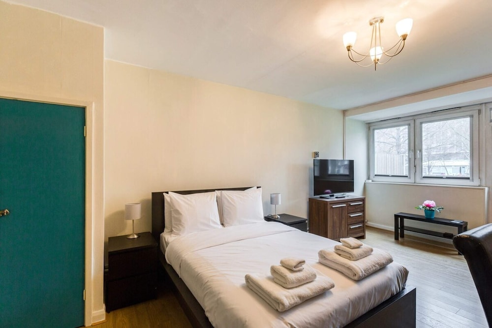 Bright Studio Near Borough and The Shard