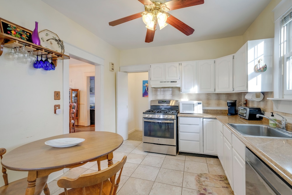 1 Mi to East Falls Station: Home w/ Office!, photo 21