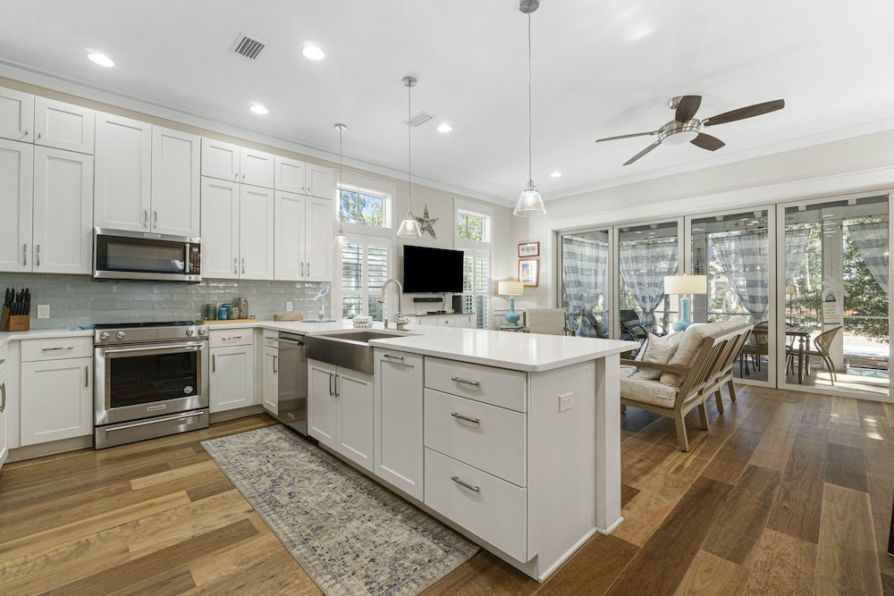Magnolia Cottages by the Sea by Panhandle Getaways