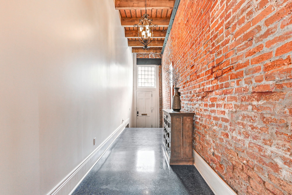 Stunning 5 BR Urban Oasis Dt NOLA - Image 5