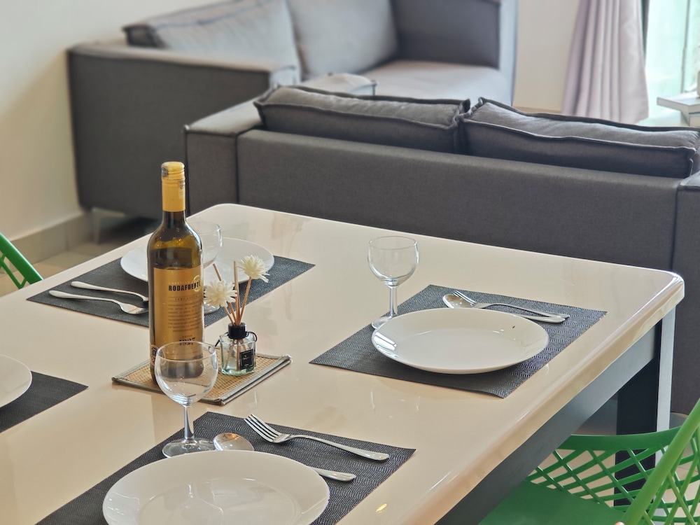Kempas Dsummit Residences by Antlerzone