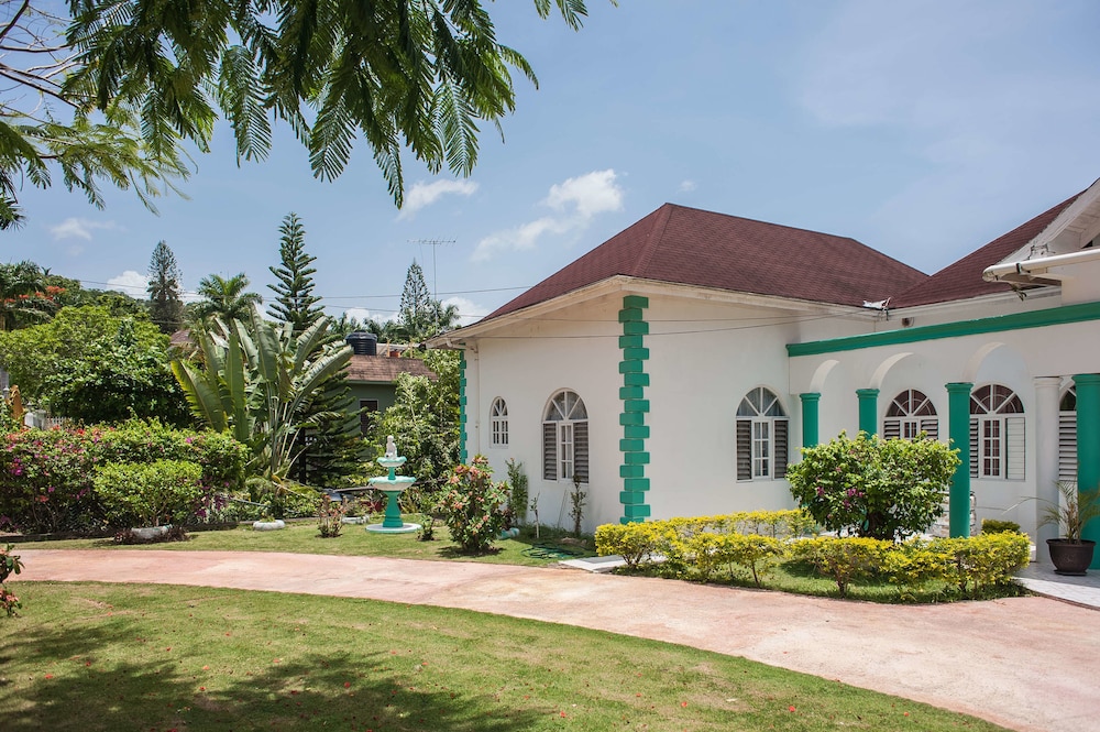 Diamond Villas and Suites