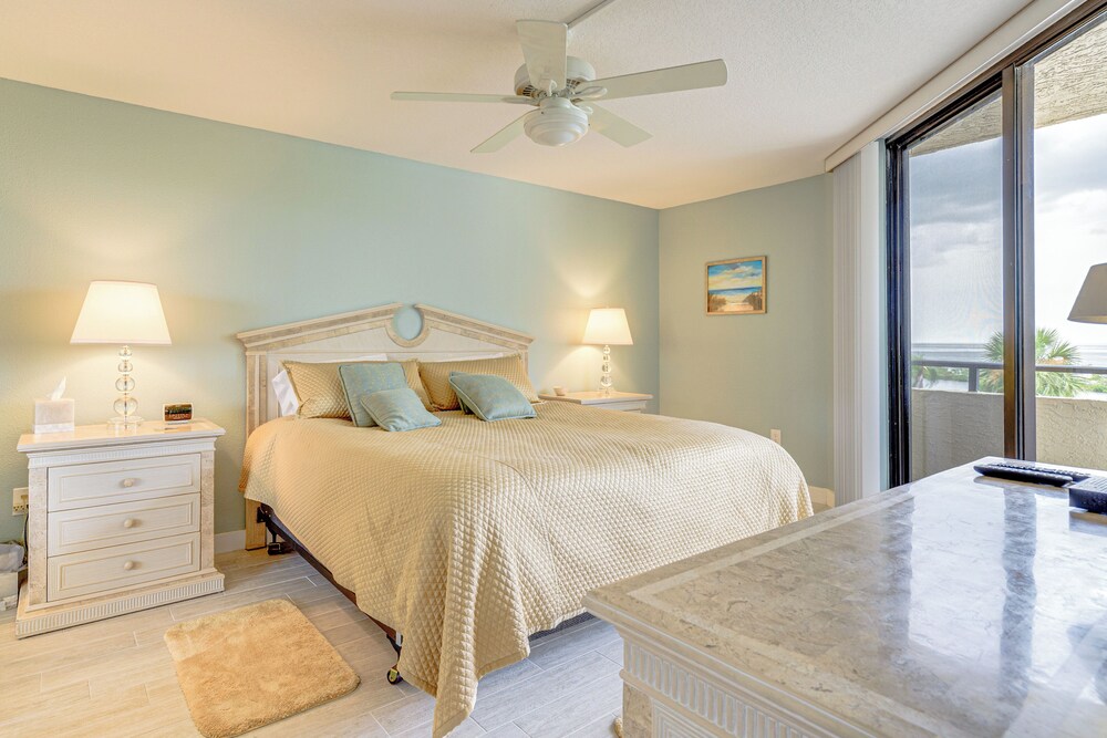 Gulf-view Condo w/ Beach Access in Hudson