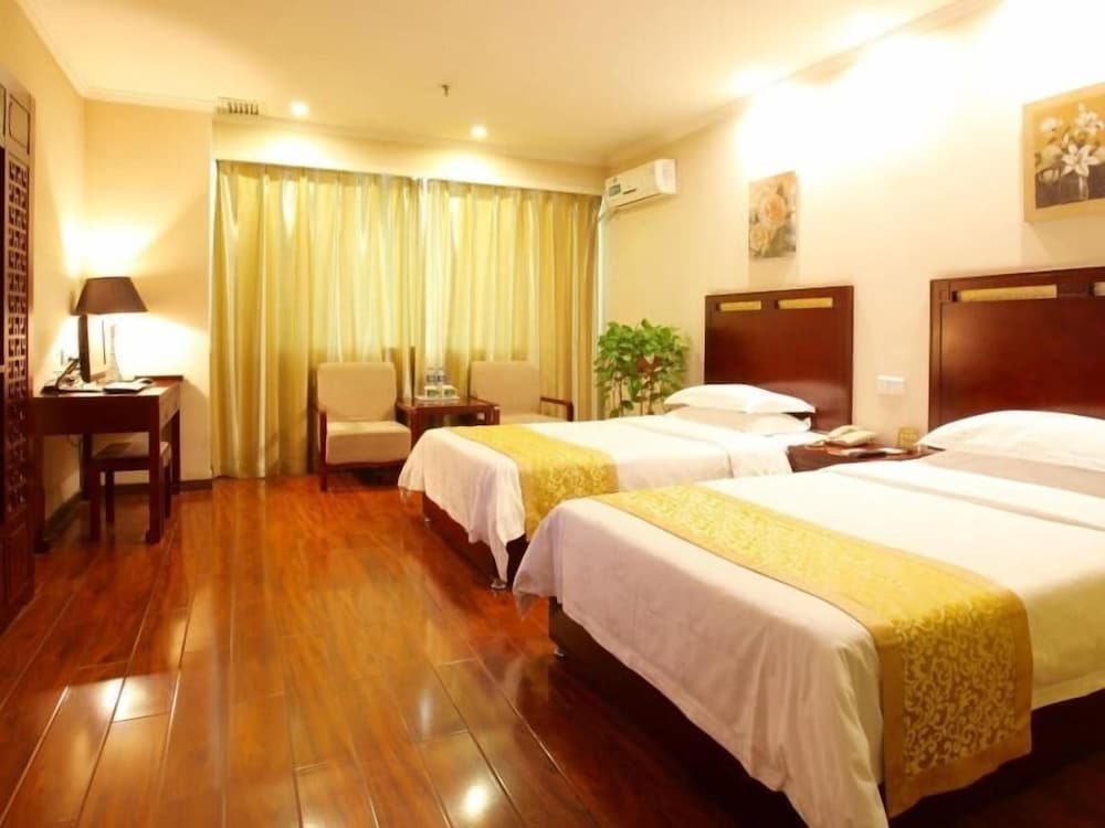 GreenTree Huainan Tianjiaan Square Guangchang road Hotel