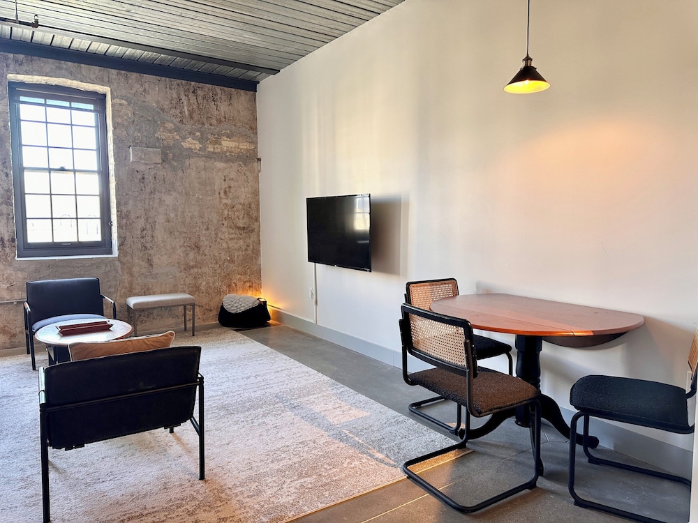 Brewery District Apartment Near Fiserv with Rooftop, Gym, and Parking
