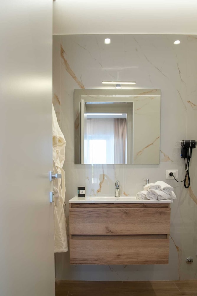 Viroga suite apartments