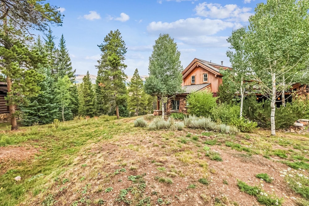 Little Bear Lodge 4 Bedroom Home