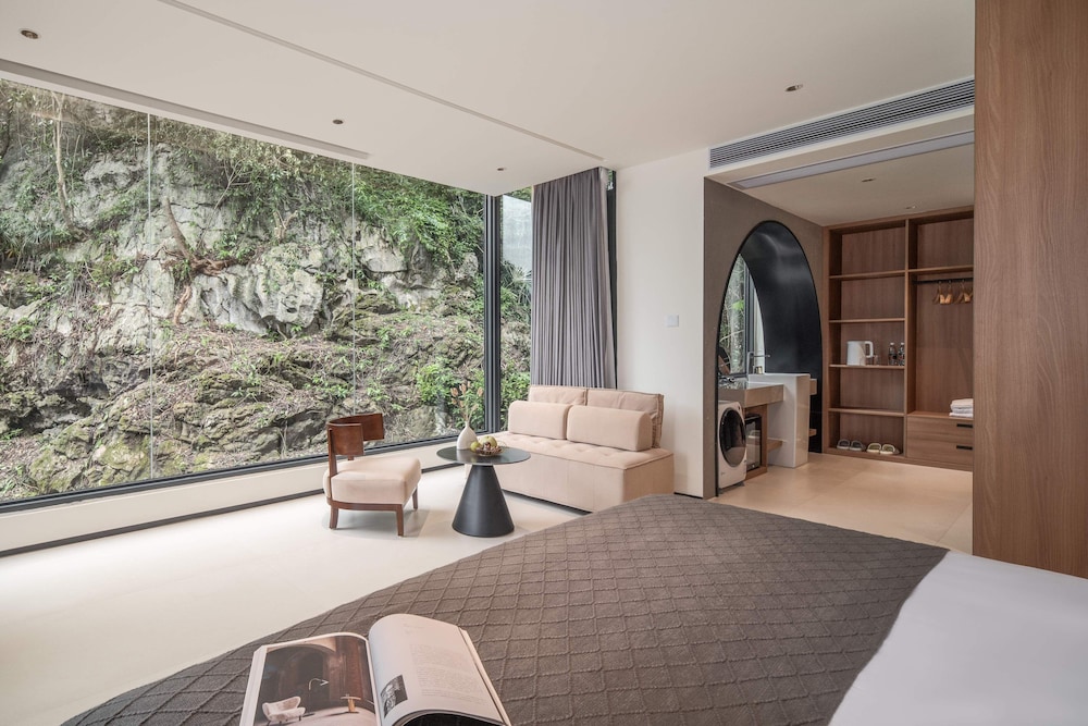 Karst Scenic Hotel