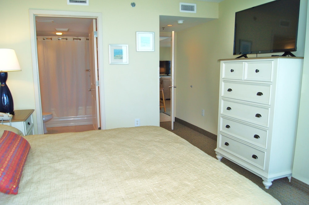 Seaside Resort 1003 3 Bedroom Condo by RedAwning