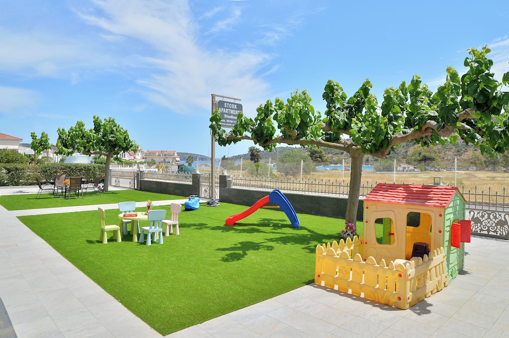 Stork Holiday Apartments - Garden & Sea View
