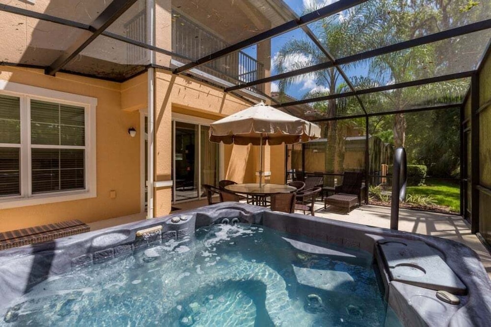Regal Oaks Townhome: Pool, Hot Tub & Near Disney 3 Bedroom Townhouse