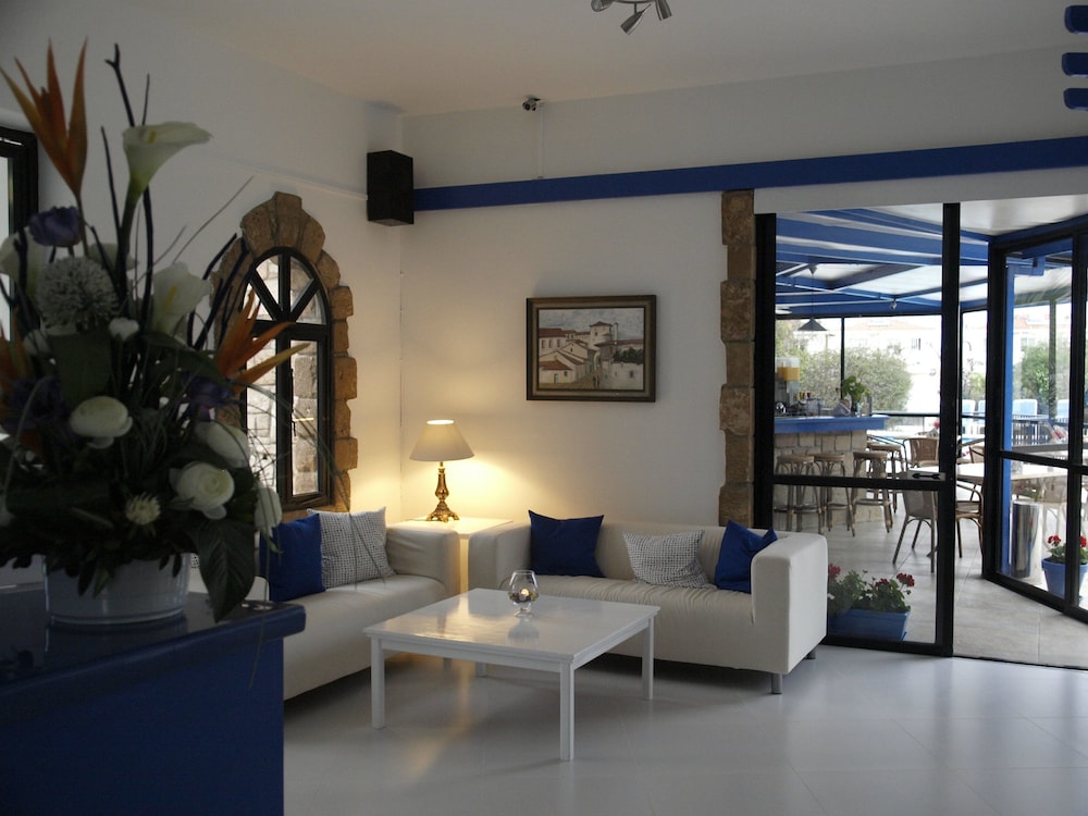 Hotel Hilltop Gardens - Image 1