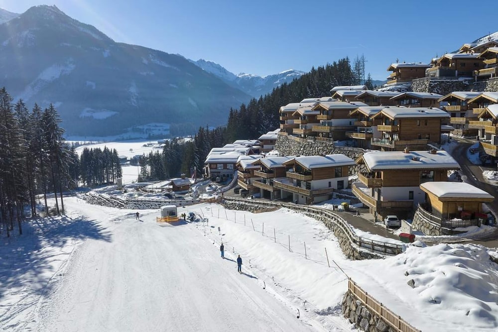 Welcoming Chalet Near Wildkogel Ski Arena