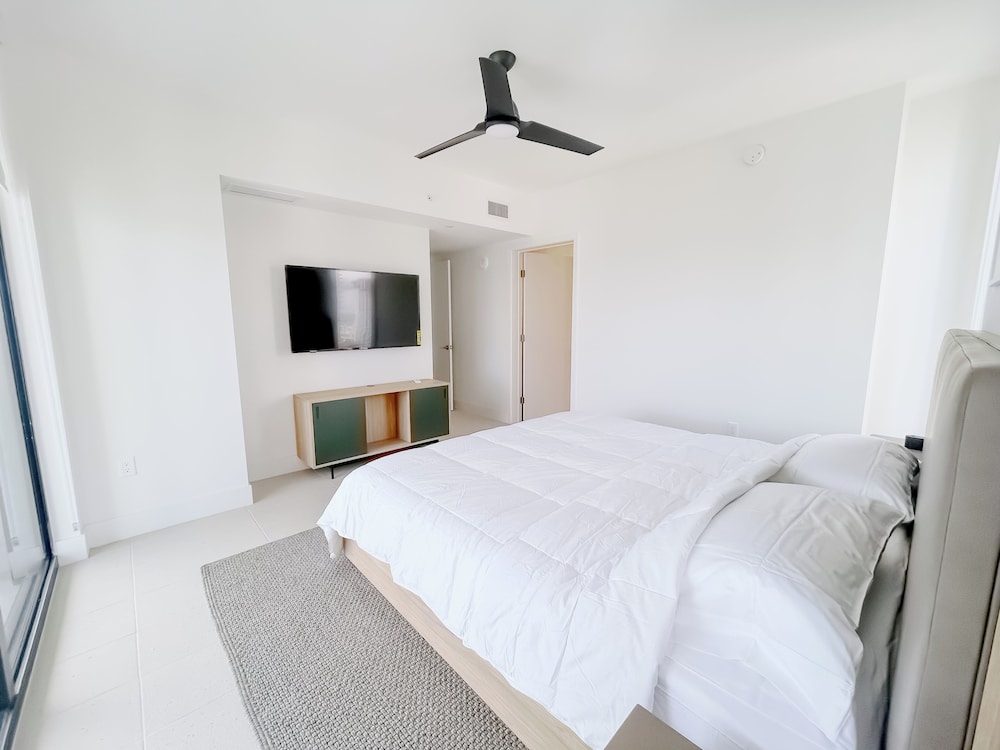Luxurious Downtown Escape