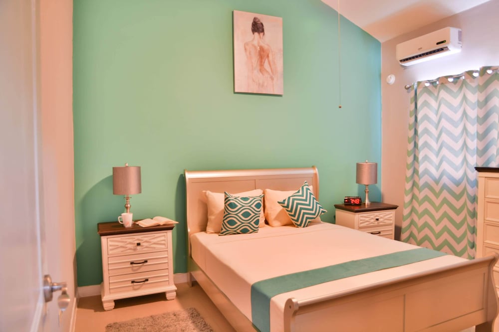 The Country Club Villa II
