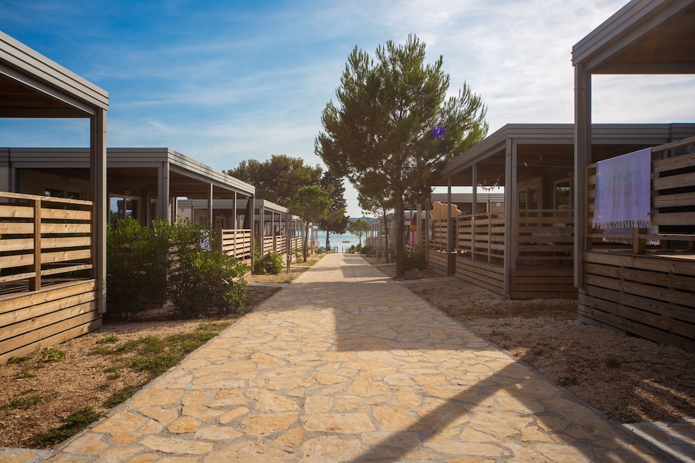 Mediteran kamp Mobile Homes in Camping Ljutic