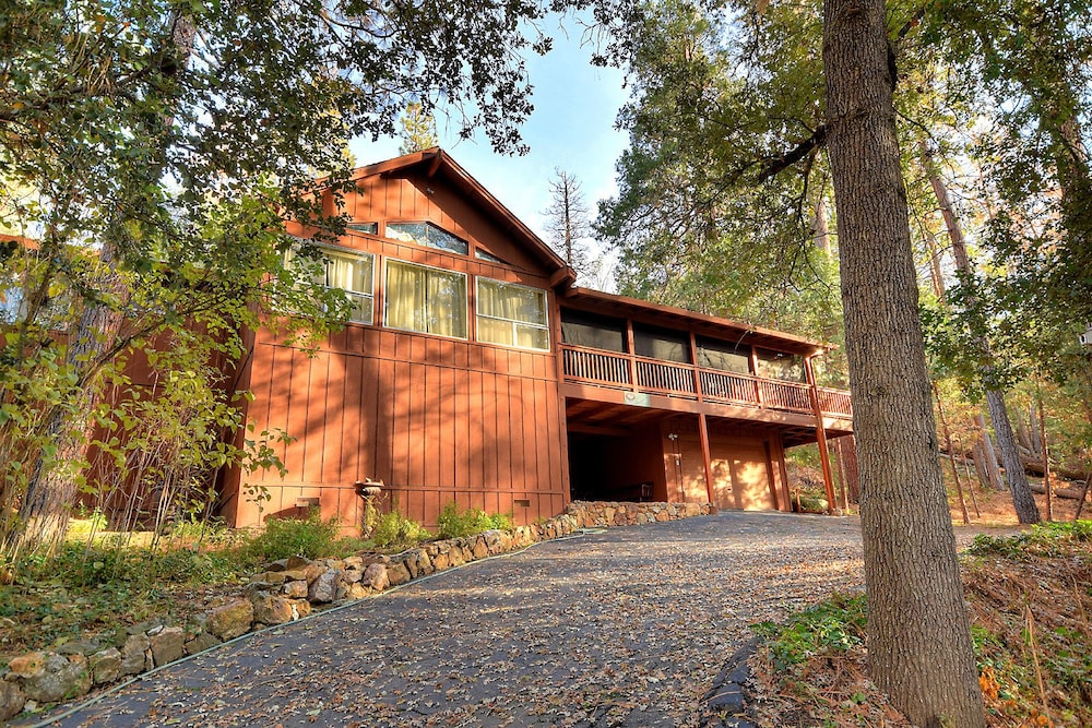 Yosemite Scenic Wonders - Bass Lake Area