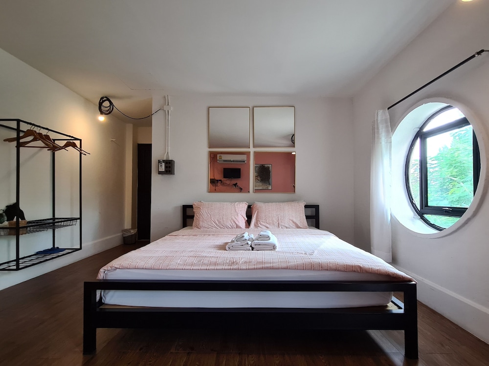 Hand Hotel