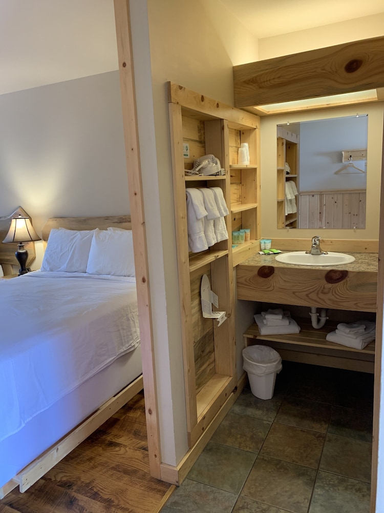 Methow River Lodge & Cabins