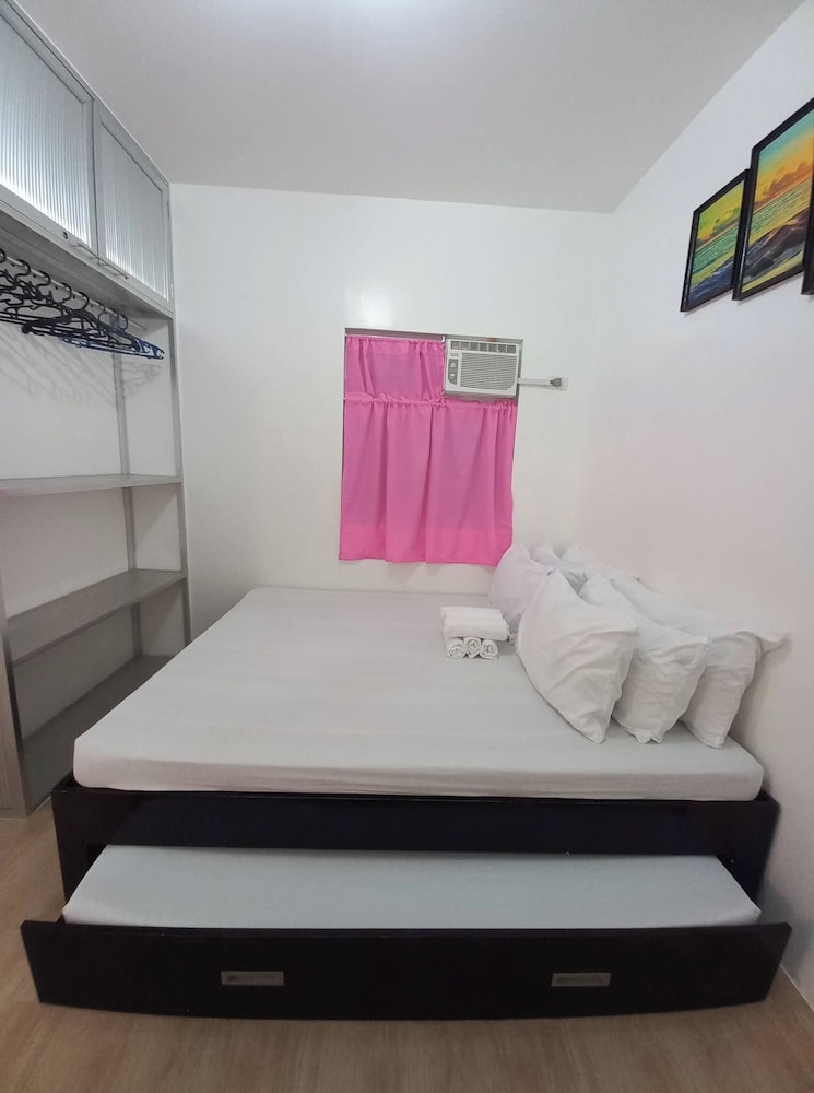 3 x 2BR each good for 12pax 3km to beach