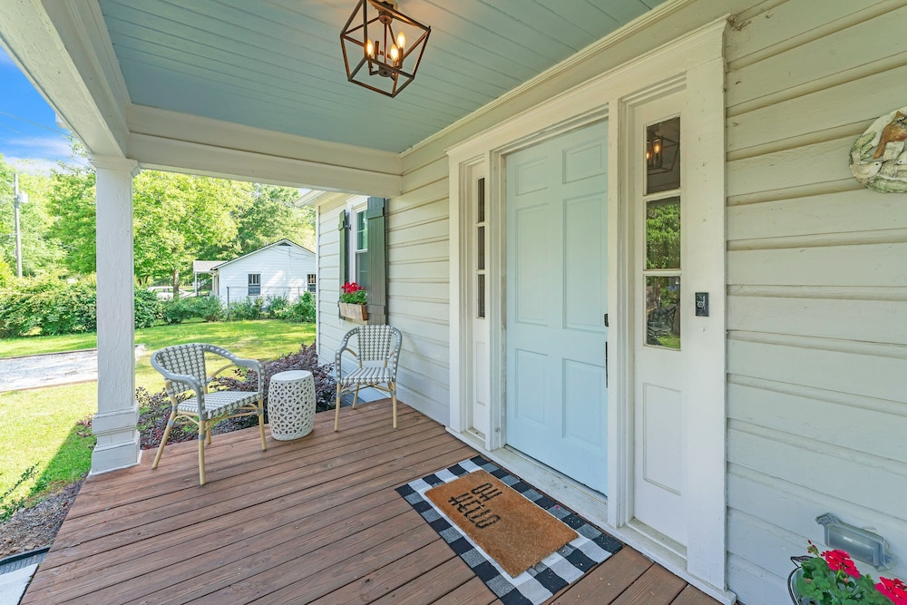 Bungalow Off Floyd St In The Heart Of Covington 3 Bedroom Bungalow