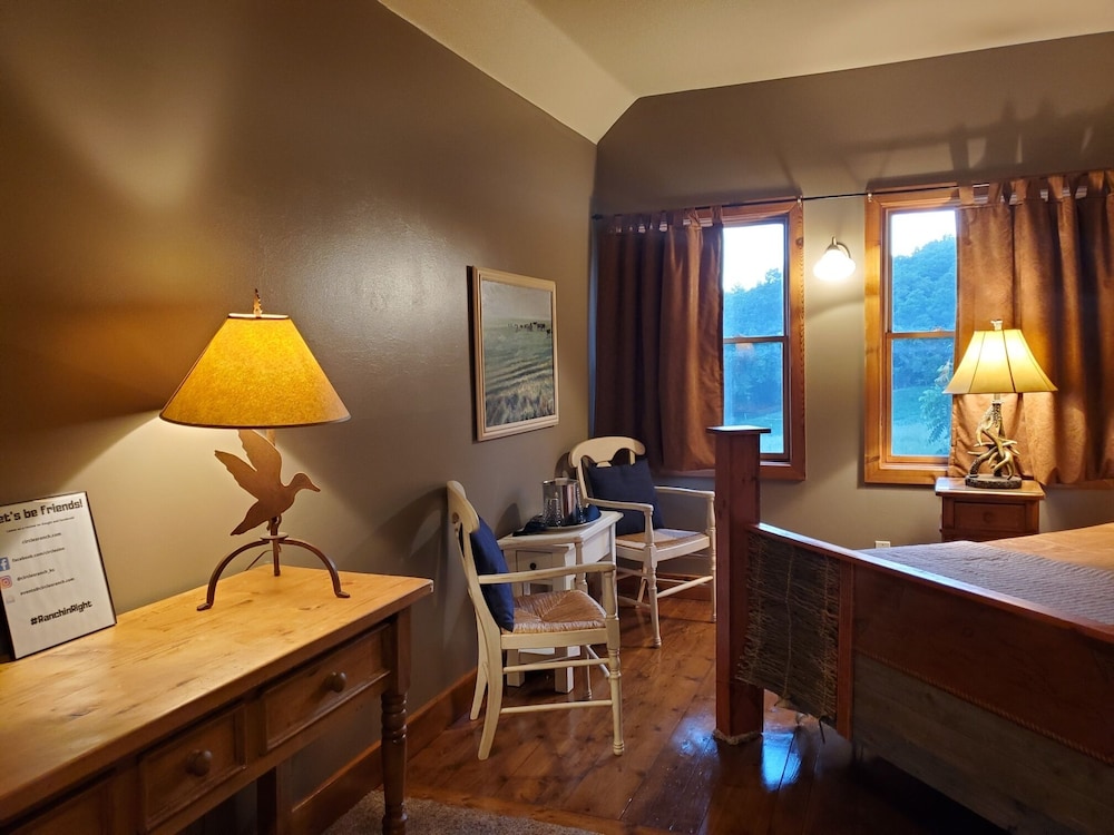 Lawrence Vacations - Circle S Ranch - Property Image 6