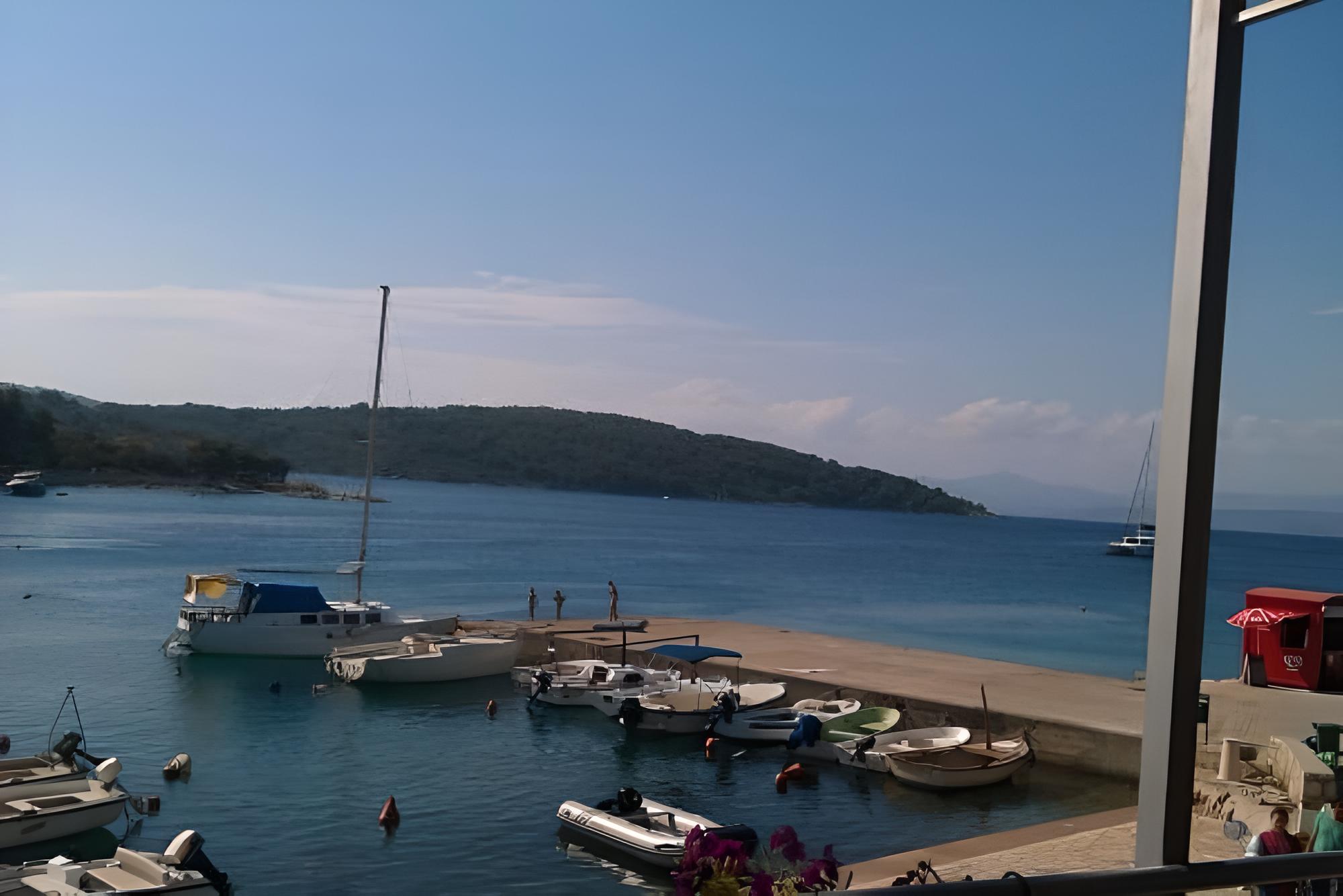 Iva - 50m From the Beach - A1 view 5