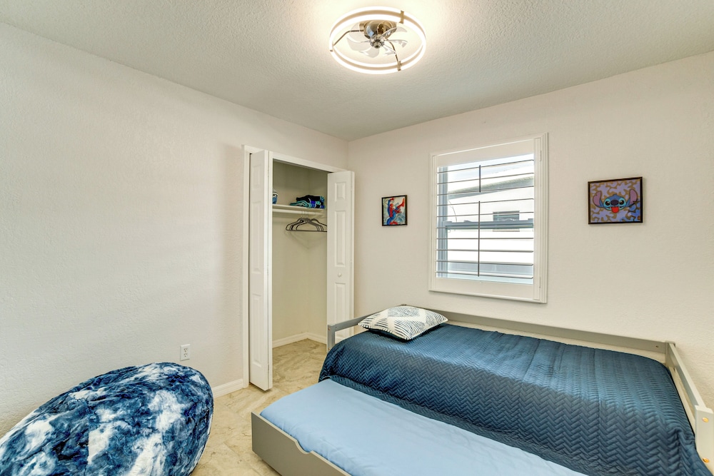 Private Dock & Pool: Port Charlotte Escape!