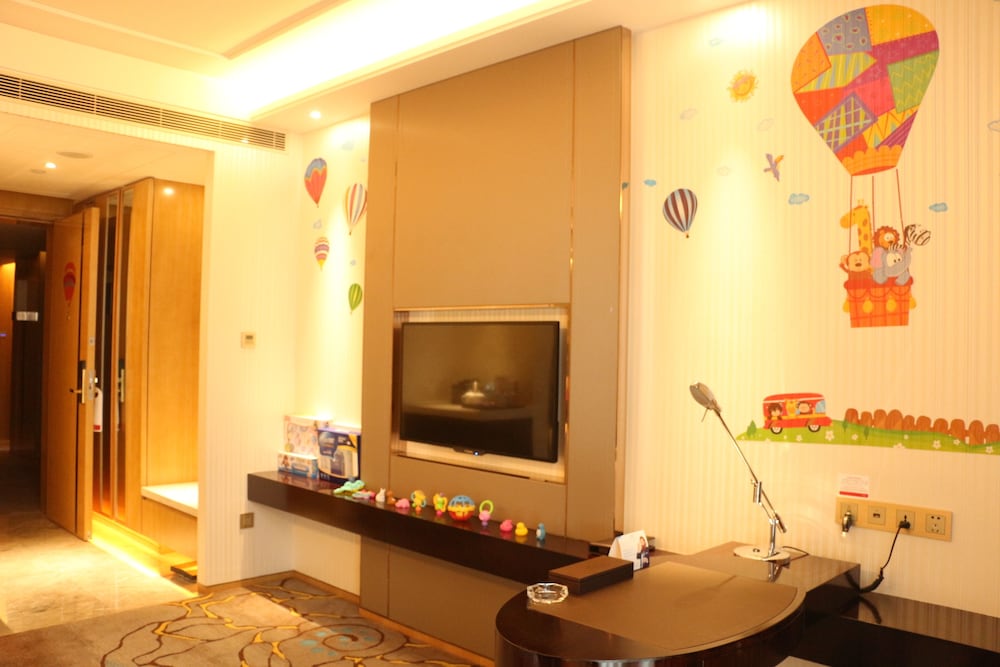 Ramada Yiyang Taojiang