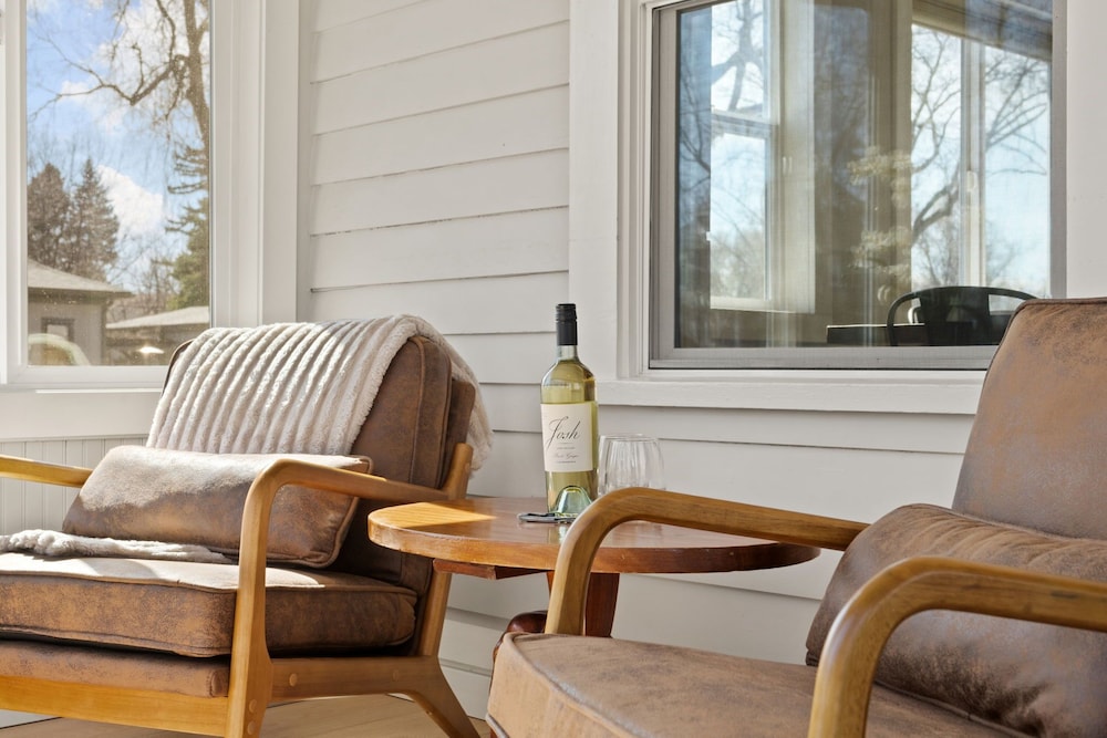 CSU Hideaway King Bd, Backyard Oasis, EV Charger