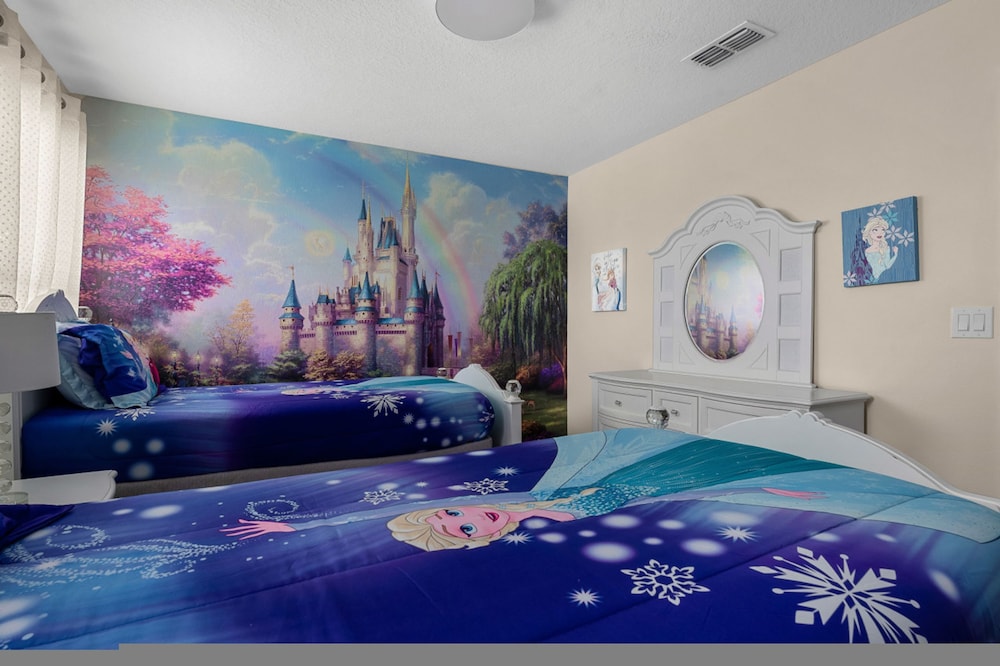 A-vengers 4791 Stunninghouse Lake Disney