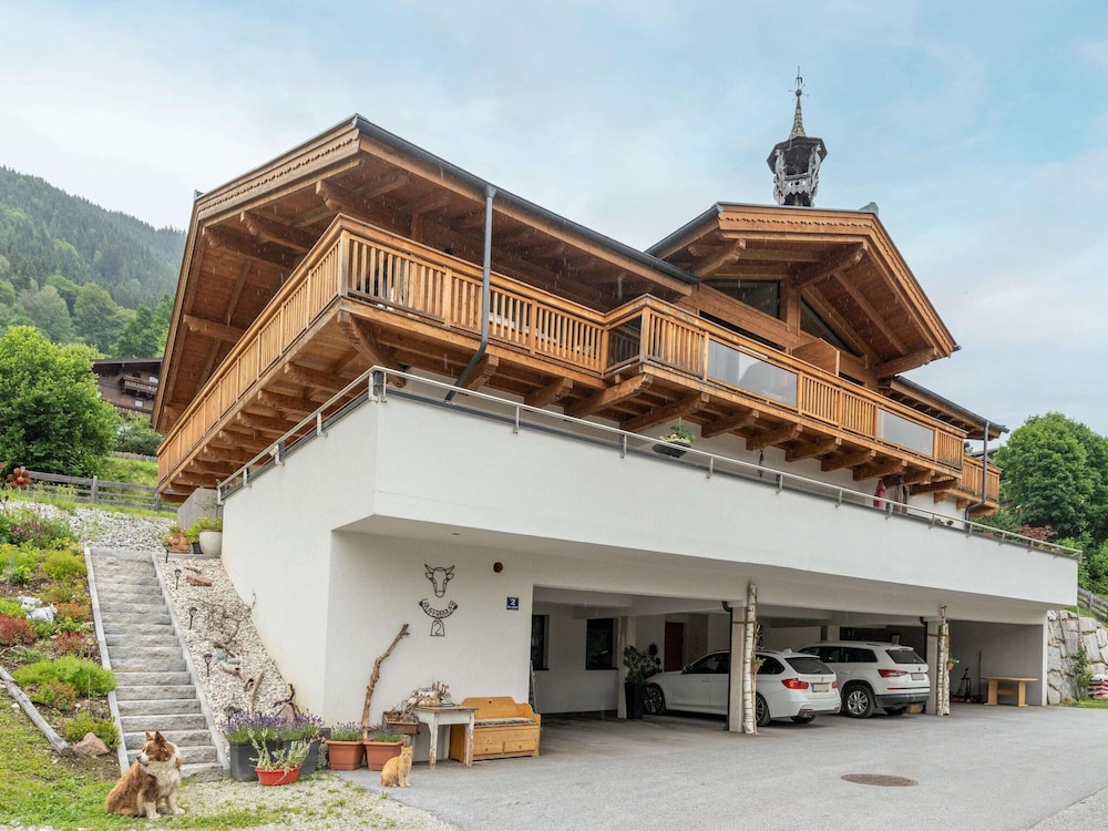 Top Holiday Apartment in Piesendorf