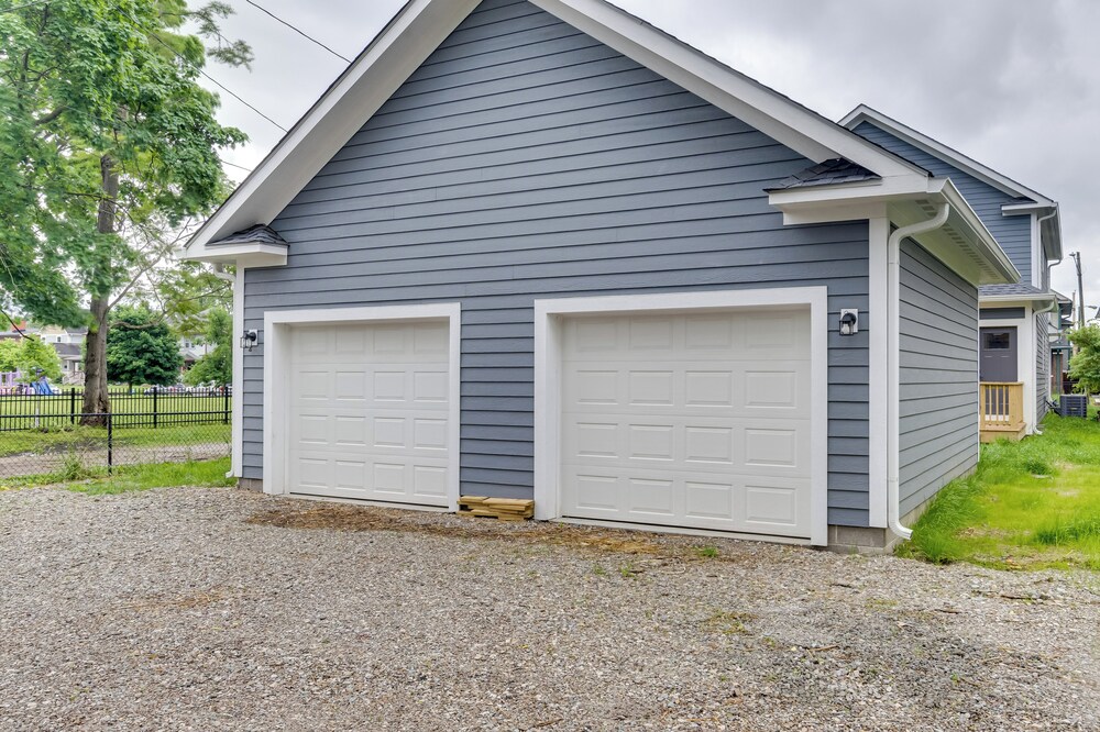 Central Indy Retreat In Walkable Location!