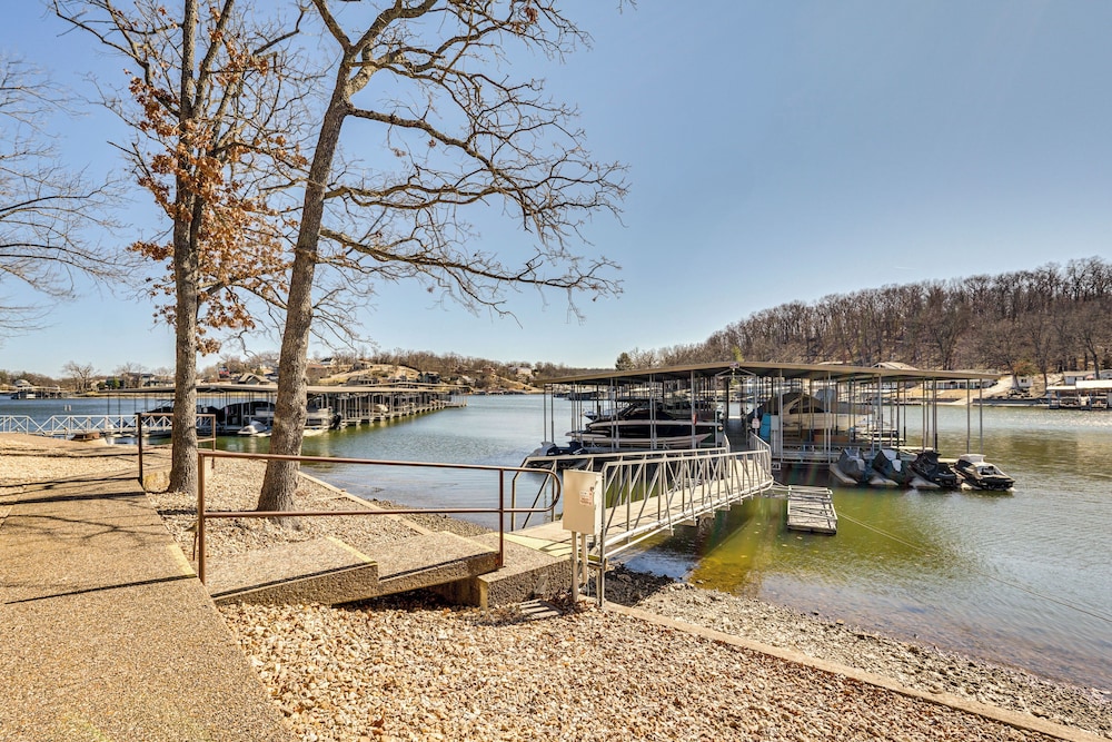 Lakefront Osage Beach Retreat: Dock Access!