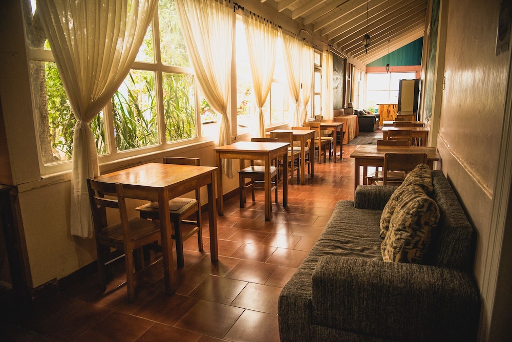 Kom Hostal - Hostel