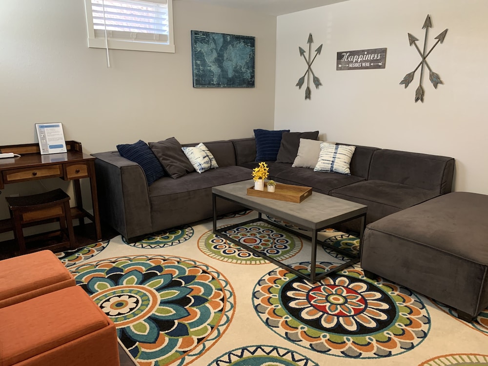 The Rams' Den King Beds, Fire Pit, Spacious Yard