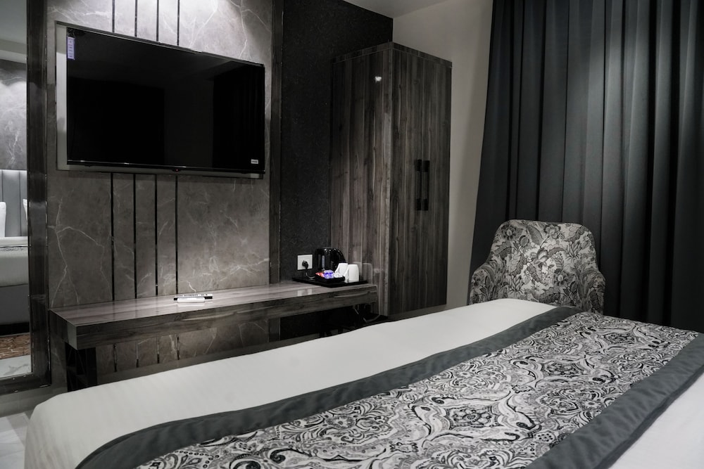 Hotel Mountain Bliss new delhi